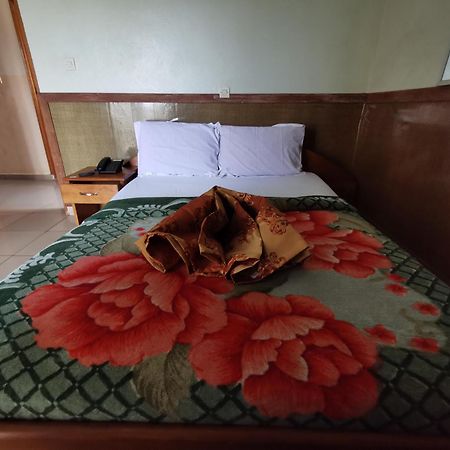 Tchatcha Hotel Yaoundé Buitenkant foto