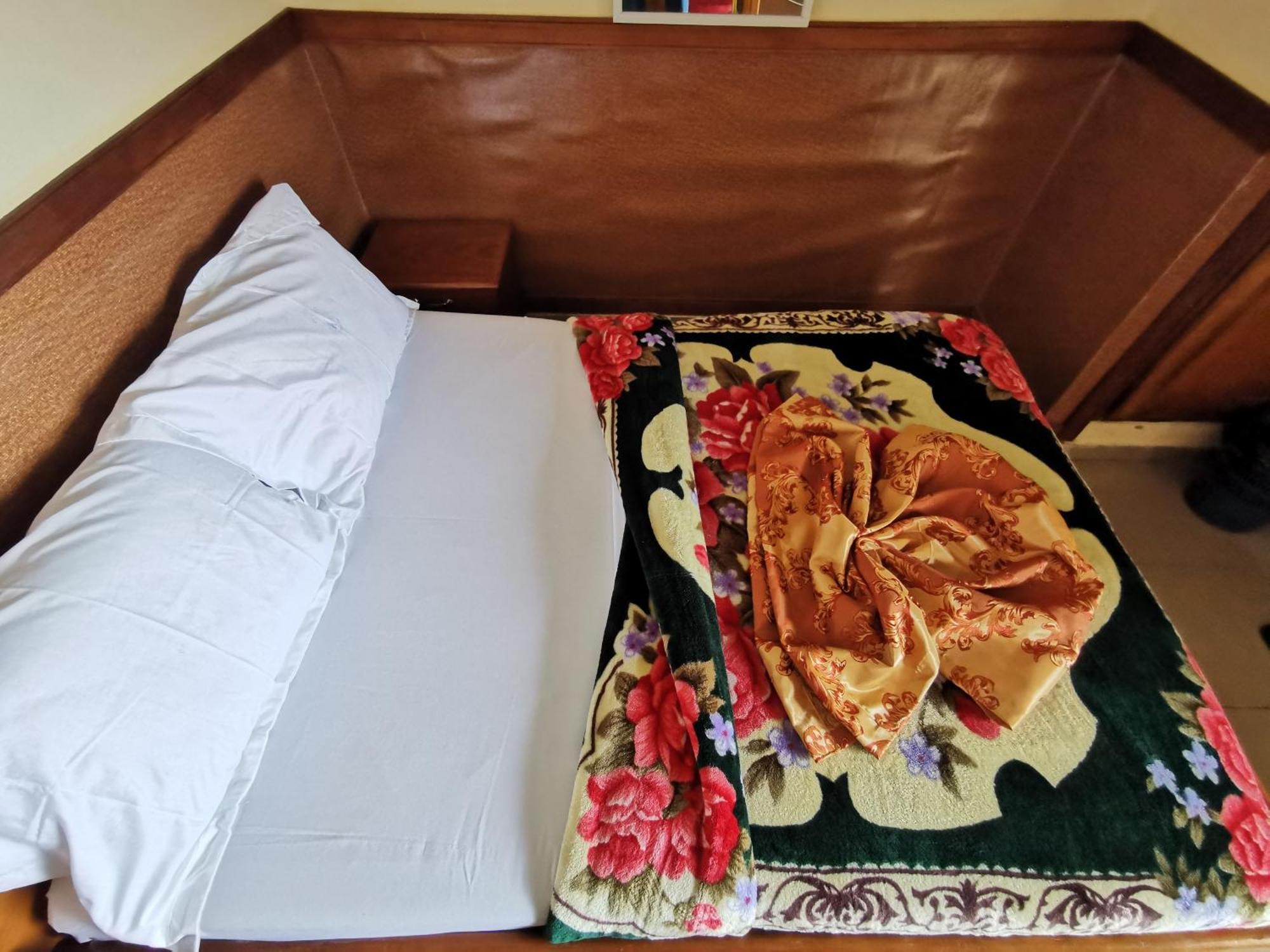 Tchatcha Hotel Yaoundé Buitenkant foto