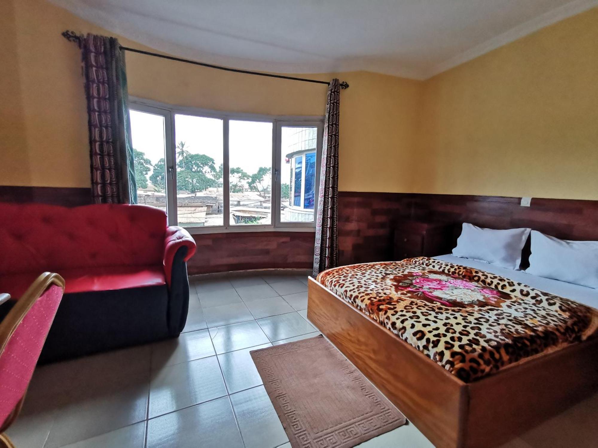 Tchatcha Hotel Yaoundé Buitenkant foto