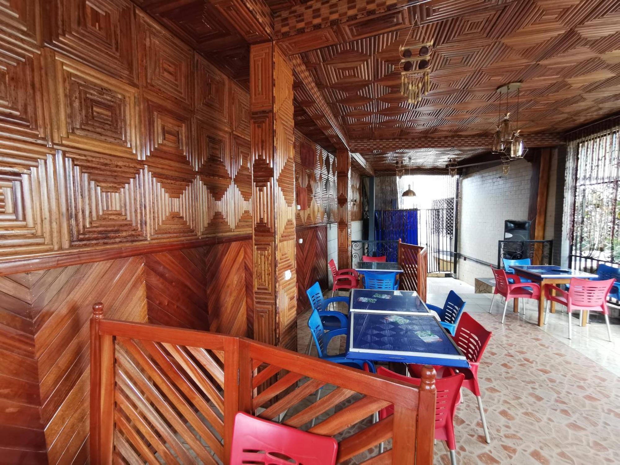 Tchatcha Hotel Yaoundé Buitenkant foto