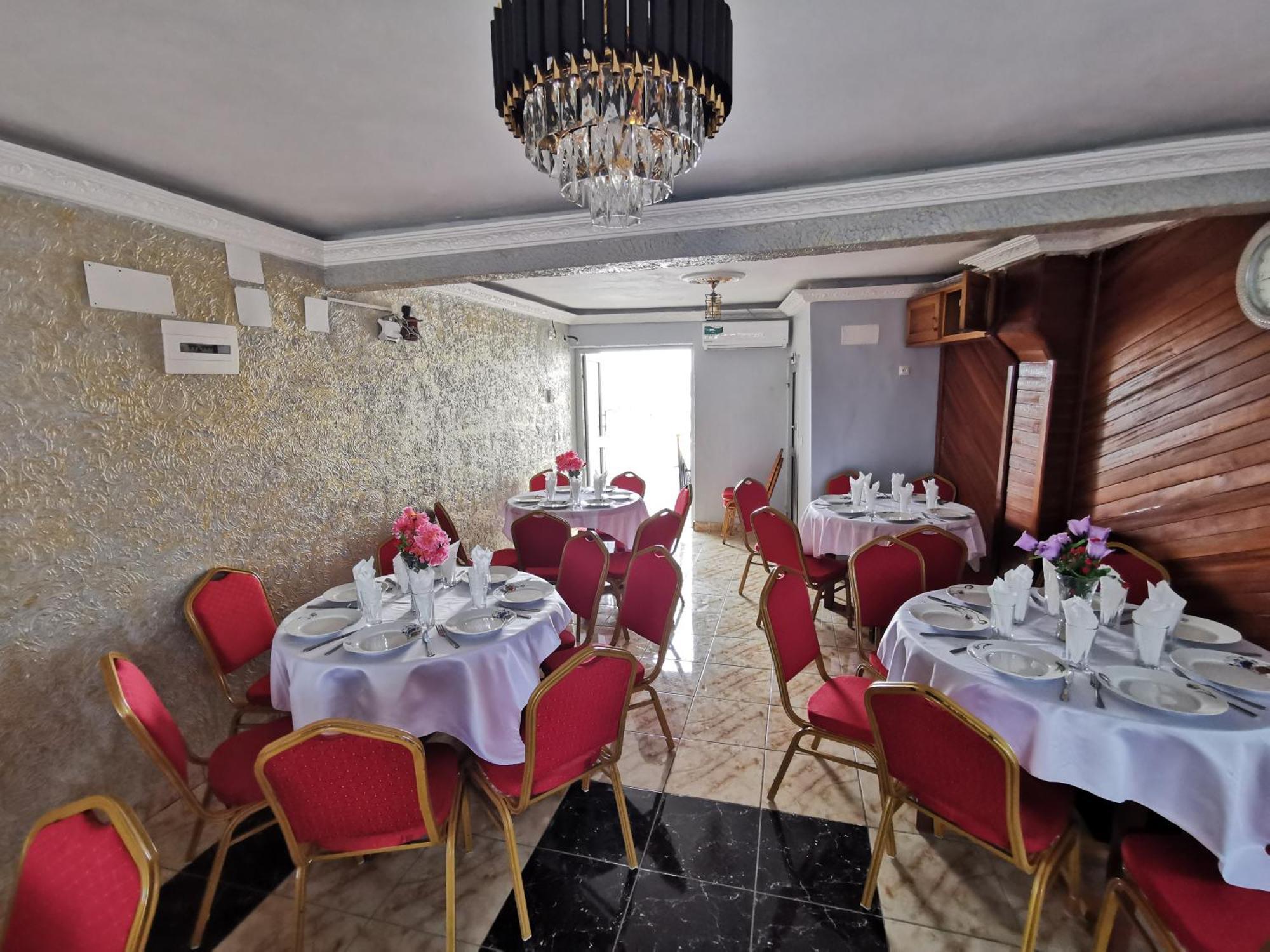Tchatcha Hotel Yaoundé Buitenkant foto