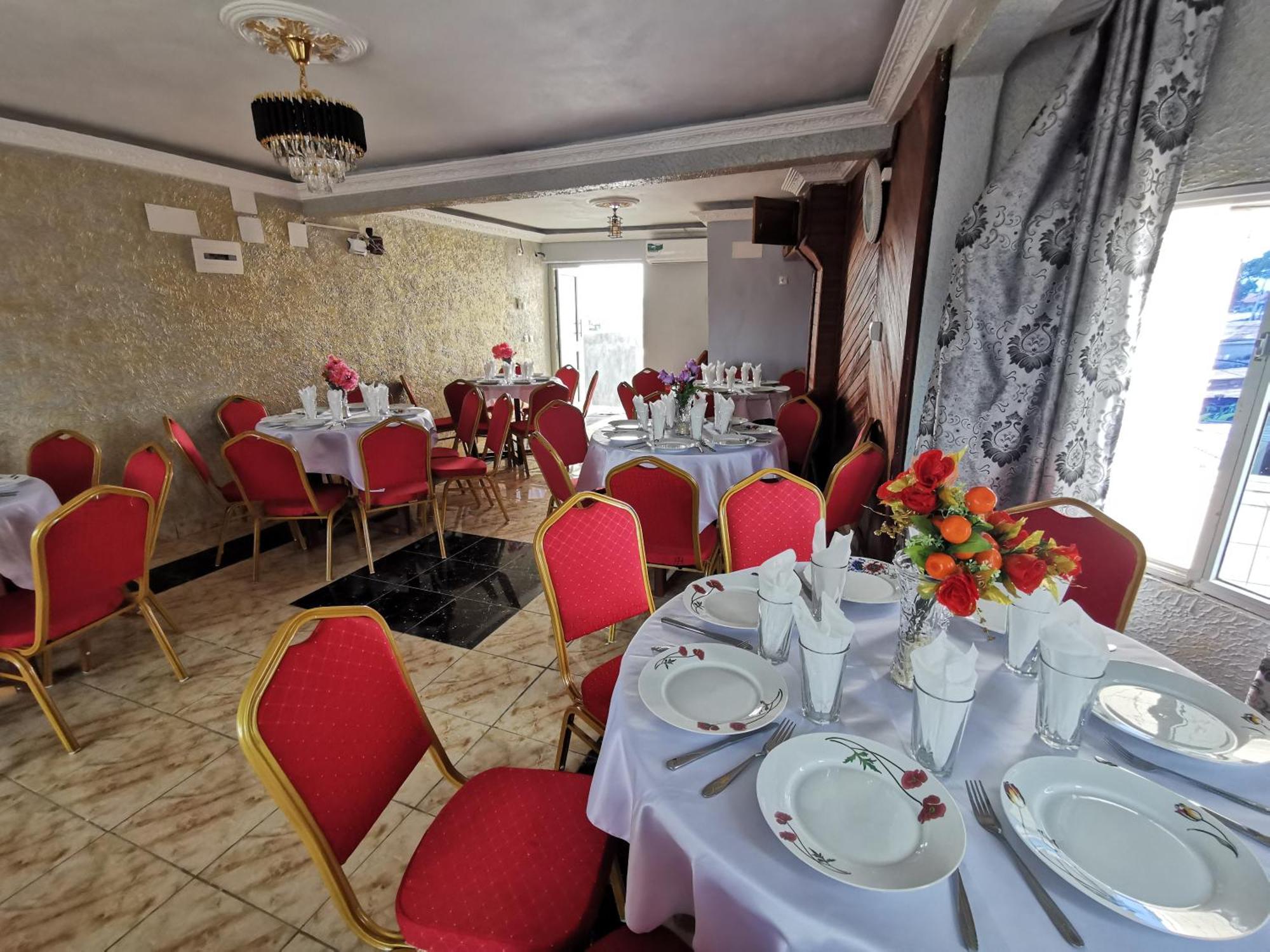 Tchatcha Hotel Yaoundé Buitenkant foto