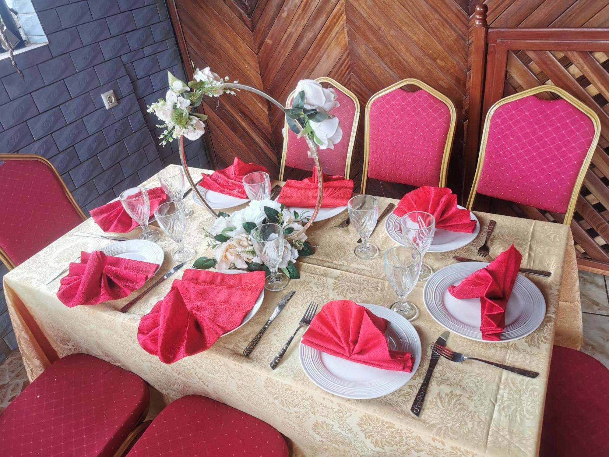 Tchatcha Hotel Yaoundé Buitenkant foto